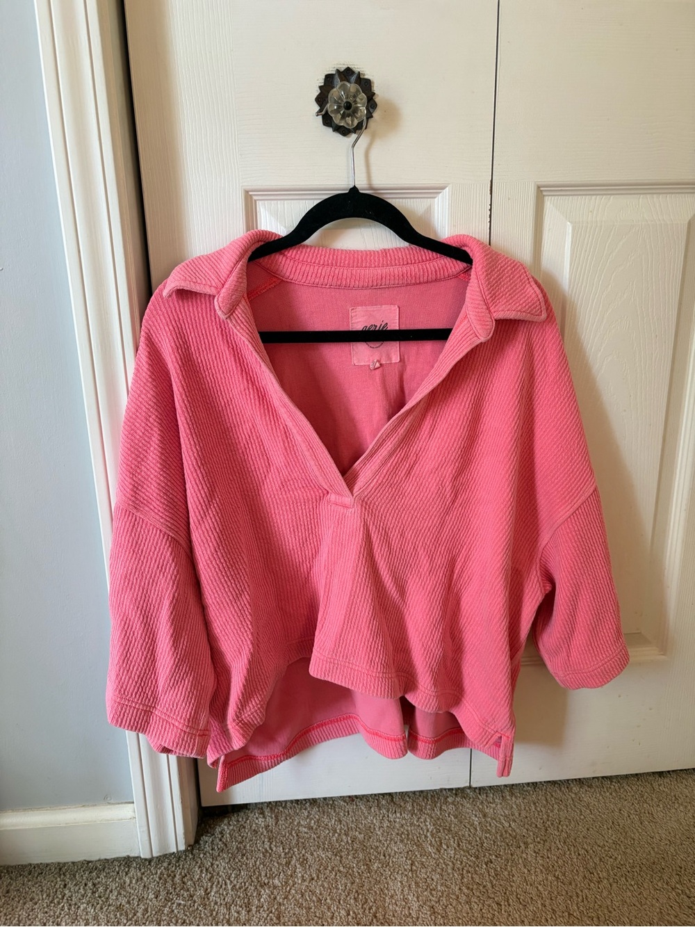 aerie Pink Collared V-Neck Cropped Pullover